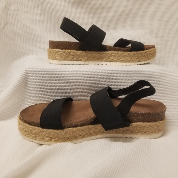 Steve Madden Cybell Sandals - Picture 2 of 6